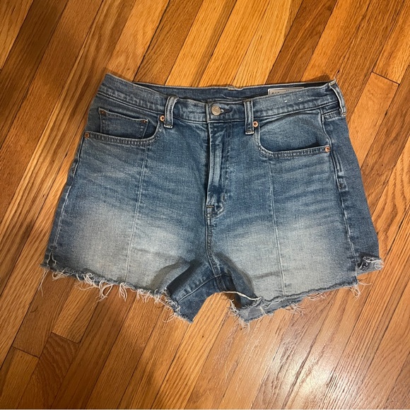 Gap EUC 4” Girlfriend Jean Shorts Sz 29 - Picture 1 of 5